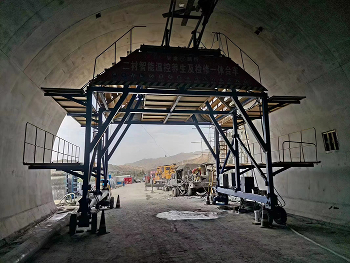 布料機(jī)、大型布料機(jī)、行走式布料機(jī)、圓筒布料機(jī)、行走式液壓布料機(jī)、移動(dòng)式液壓布料機(jī)、電動(dòng)布料機(jī)、手動(dòng)布料機(jī)、梁場專用液壓布料機(jī)